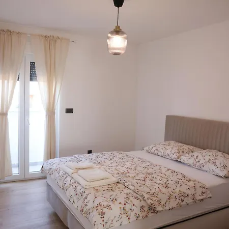 Tyra&tiara * Záhřeb