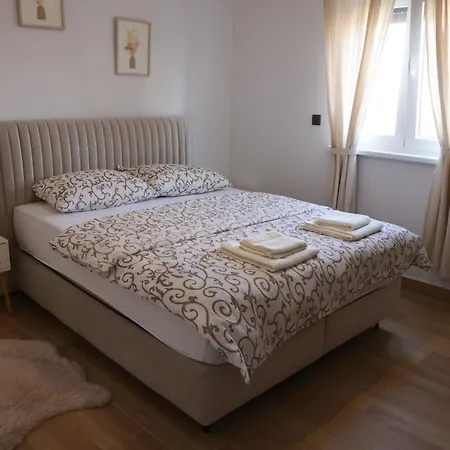 Tyra&tiara * Záhřeb