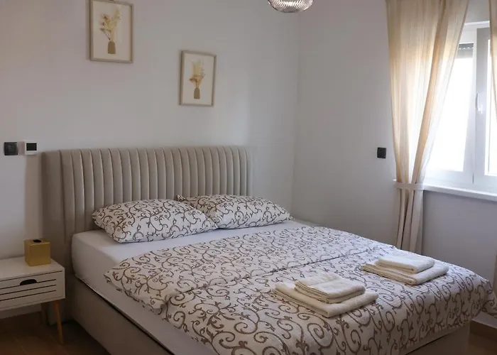 Tyra&tiara דירה *